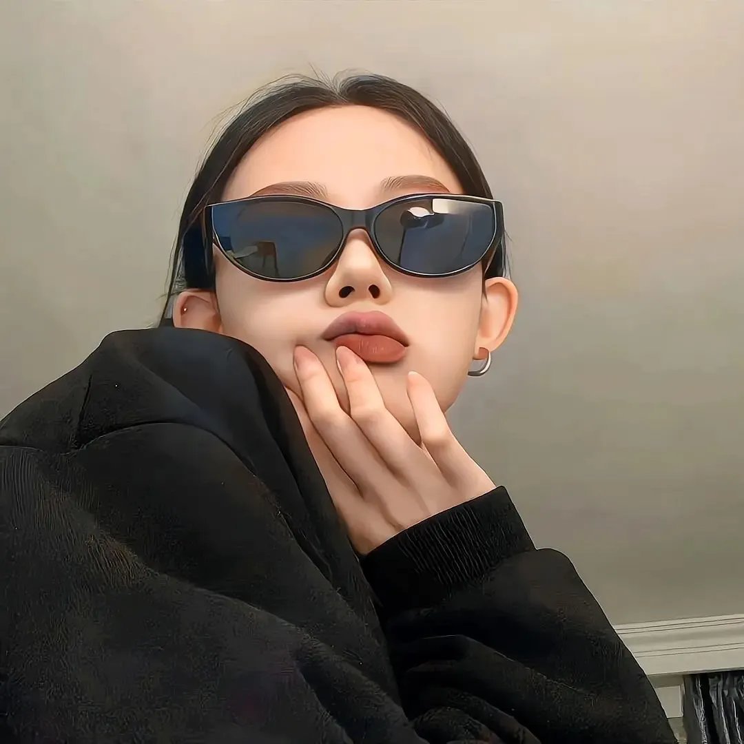 老同学邀请我参加她和我老公的婚礼